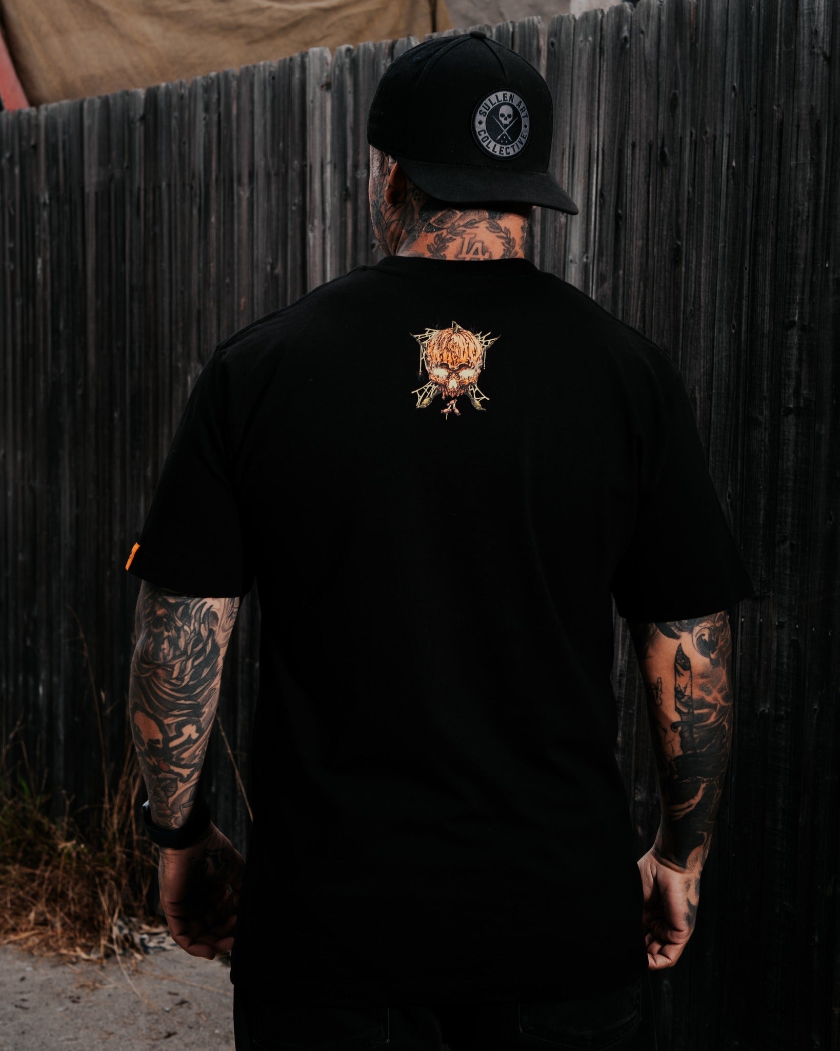 PUMPKIN BADGE STANDARD TEE