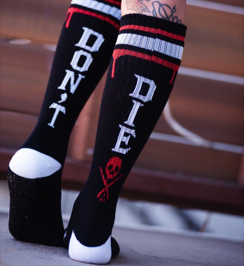 DON&#39;T DIE HIGH SOCKS BLACK