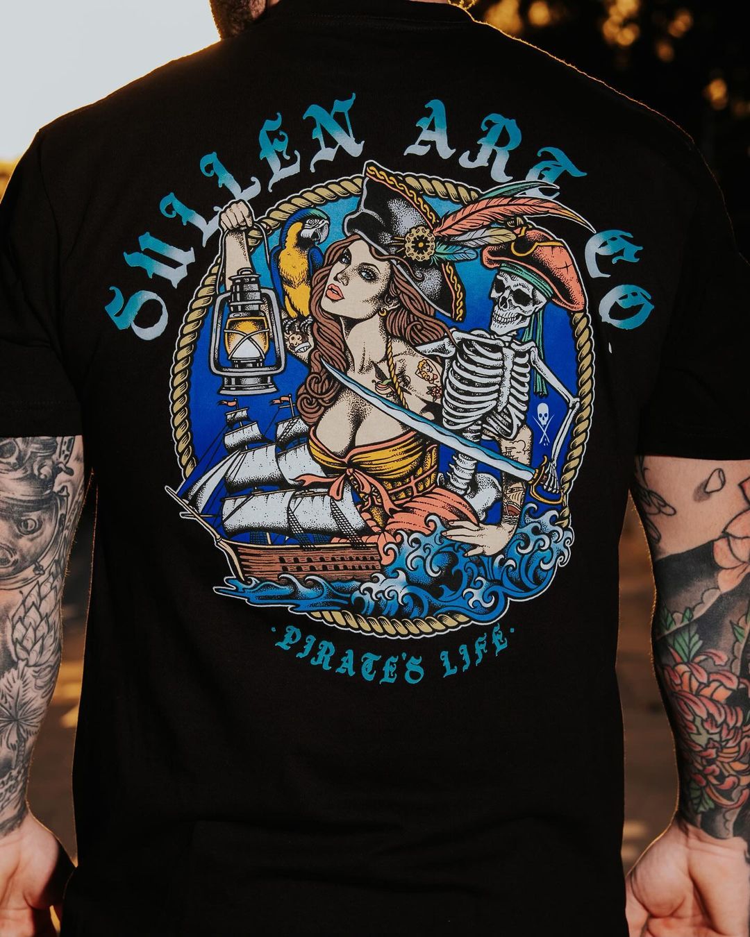 PIRATE PINUP STANDARD TEE